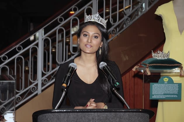 Miss America Nina Davuluri A Michigan Grad On Wolverines Football Oh My Goodness