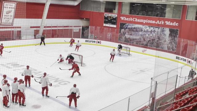 Detroit Red Wings break up camp monotony with fun drill