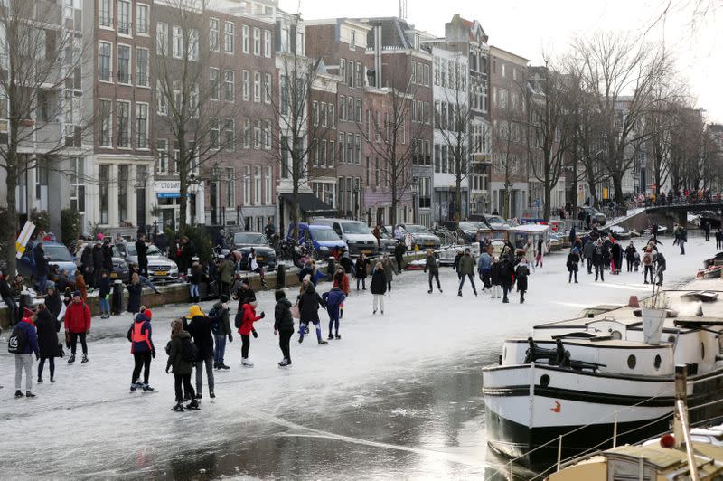 Amsterdam to allow Airbnb rentals in city centre after court order