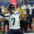 NFL ref hits Seahawks' Geno Smith with great line as QB protests penalty:  'I'm talking to America here'