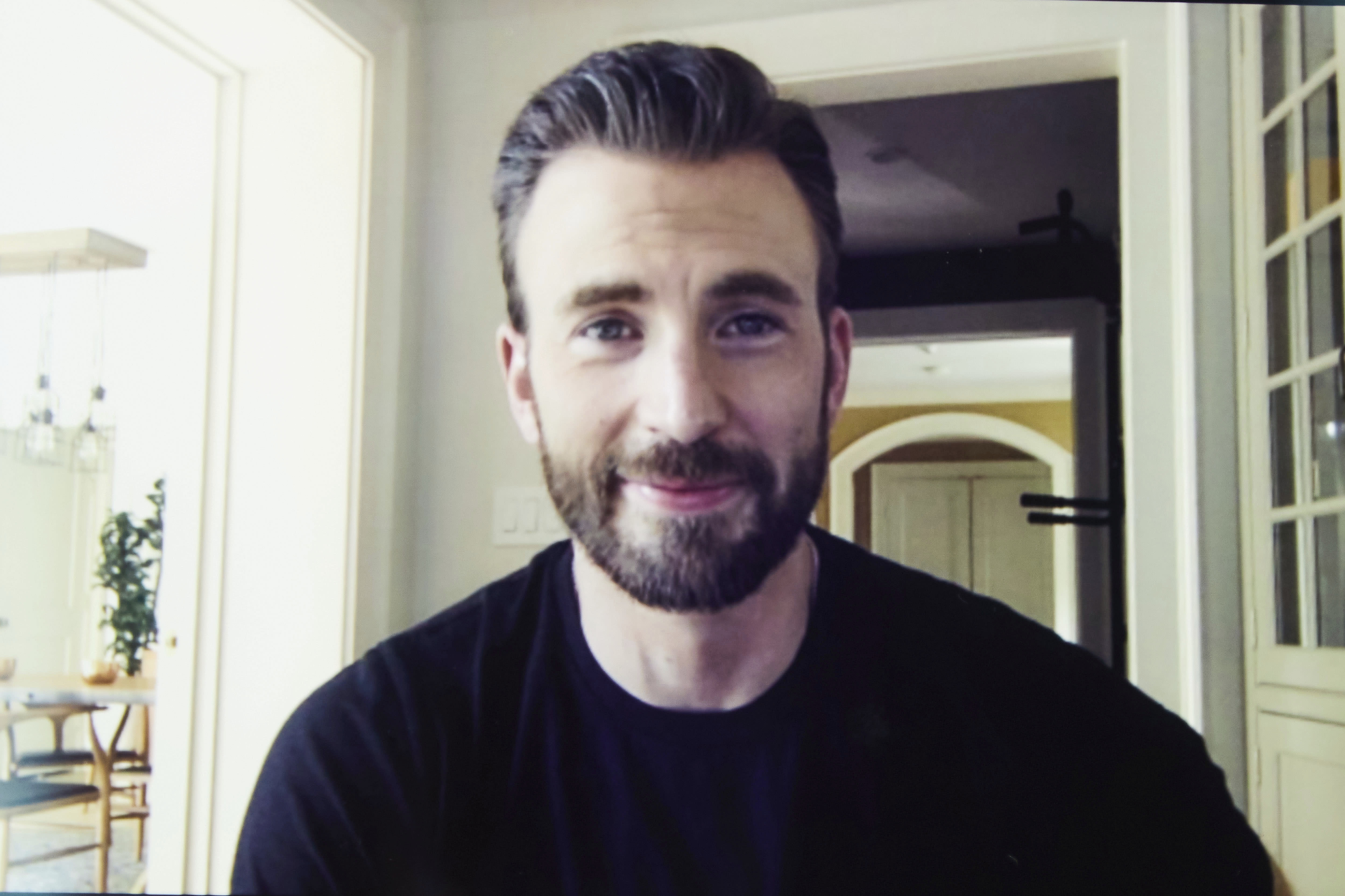 Chris Evans Da Un Giro Positivo A Su Polémica En Instagram