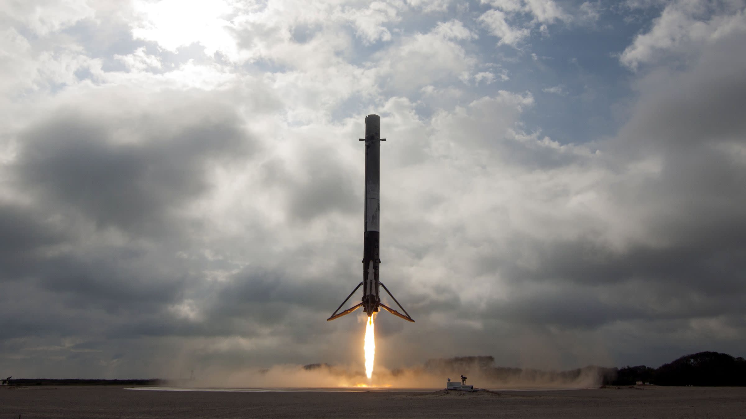 Spacexs Self Landing Rocket Is A Flying Robot Thats Great At Math