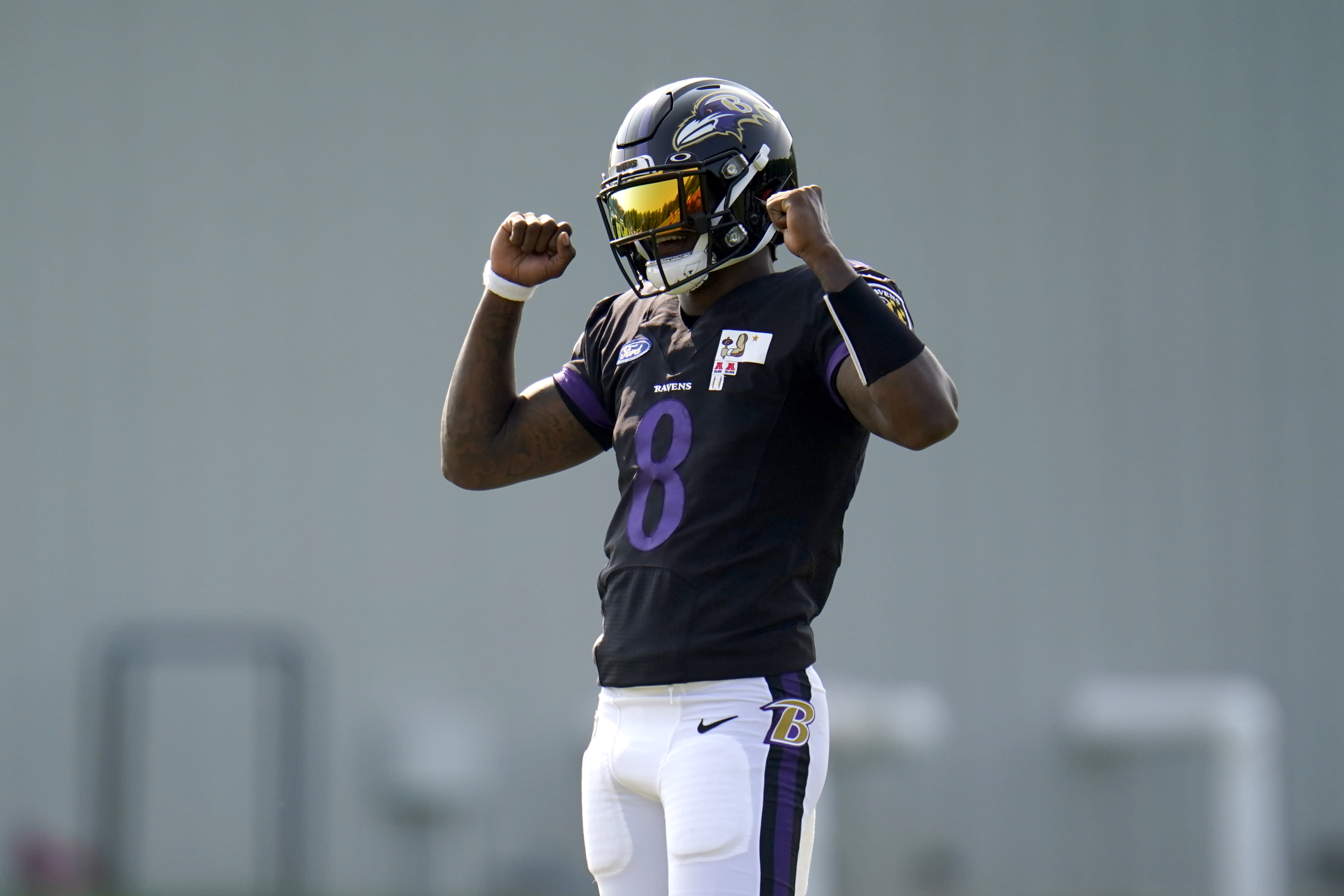 QB cheat code Lamar Jackson tops five players set for fast starts thanks to easy early season schedules - Yahoo Sports