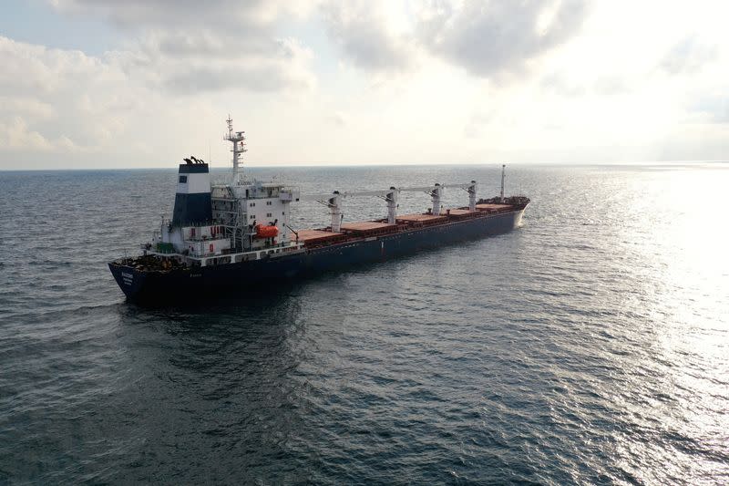 Lübnanlı bir alıcının teslimatı reddetmesinin ardından Ukrayna’nın ilk tahıl anlaşması gemisi Türkiye’ye yanaştı