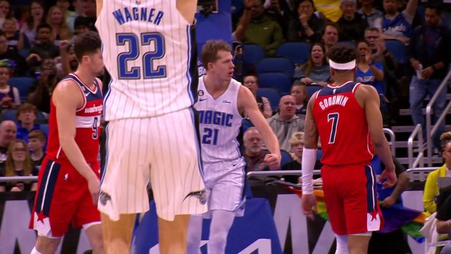 Dunk of the Night: Moritz Wagner