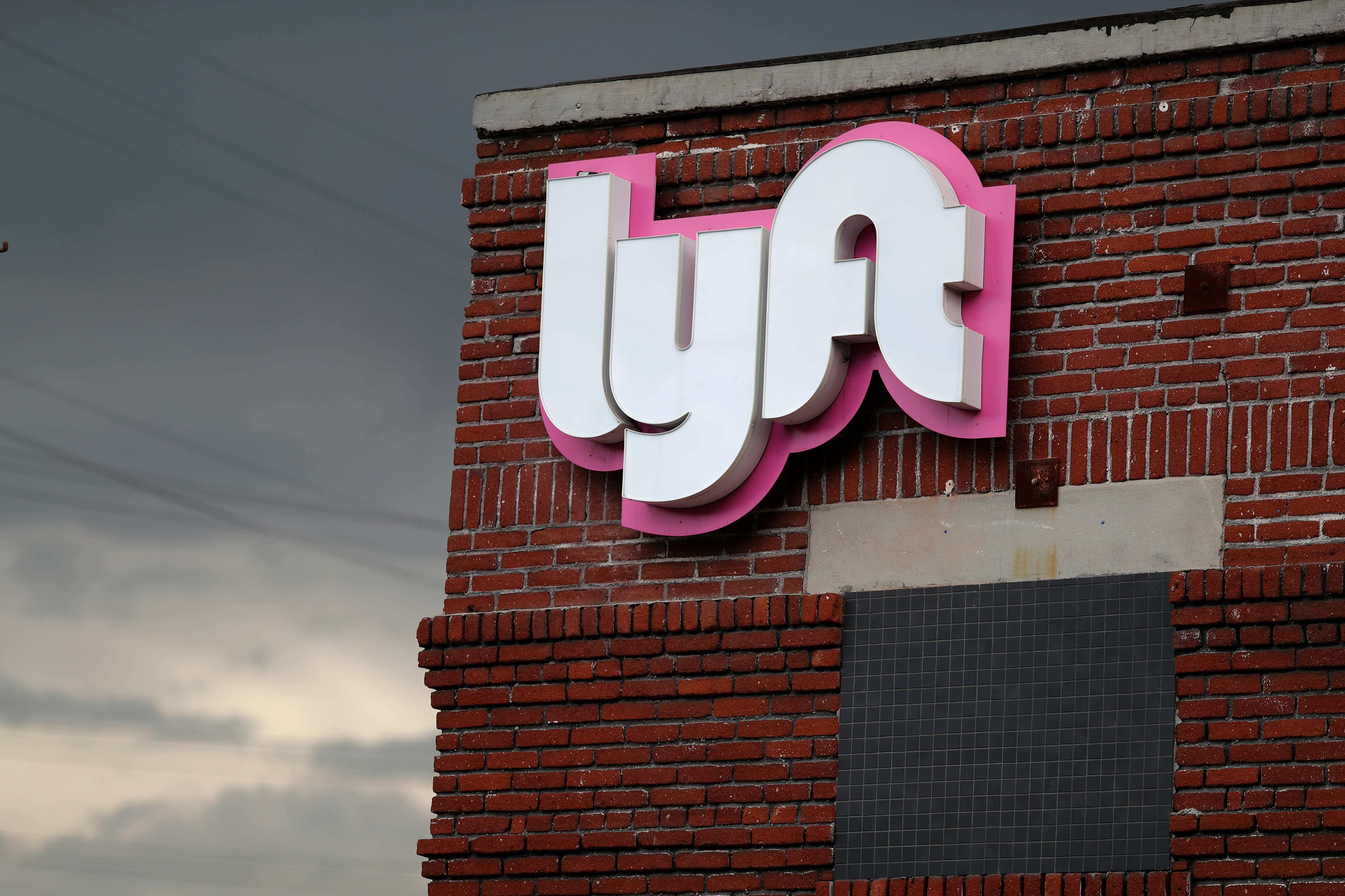 Lyft IPO prices at $72 per share, giving the company a $20 billion valuation: Morning ...5176 x 3450