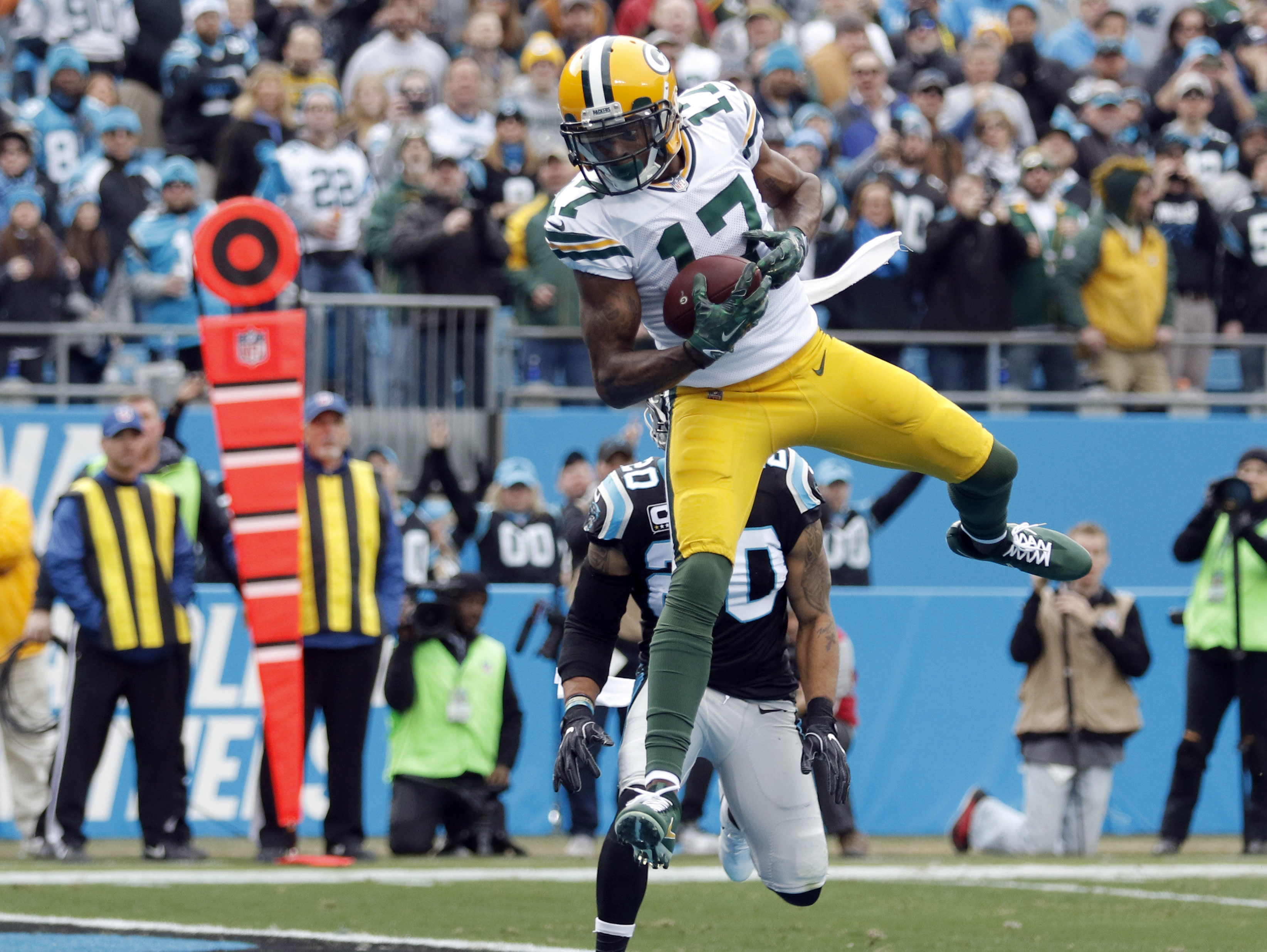 Davante Adams one of the highestpaid receivers in the NFL