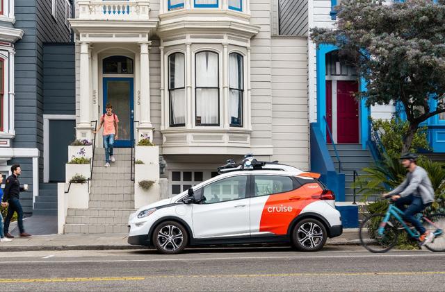 GM's Cruise is now offering driverless taxi rides in San Francisco