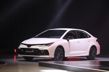 Toyota 改款 Corolla Altis GR SPORT 台灣發表！全新動力更省油