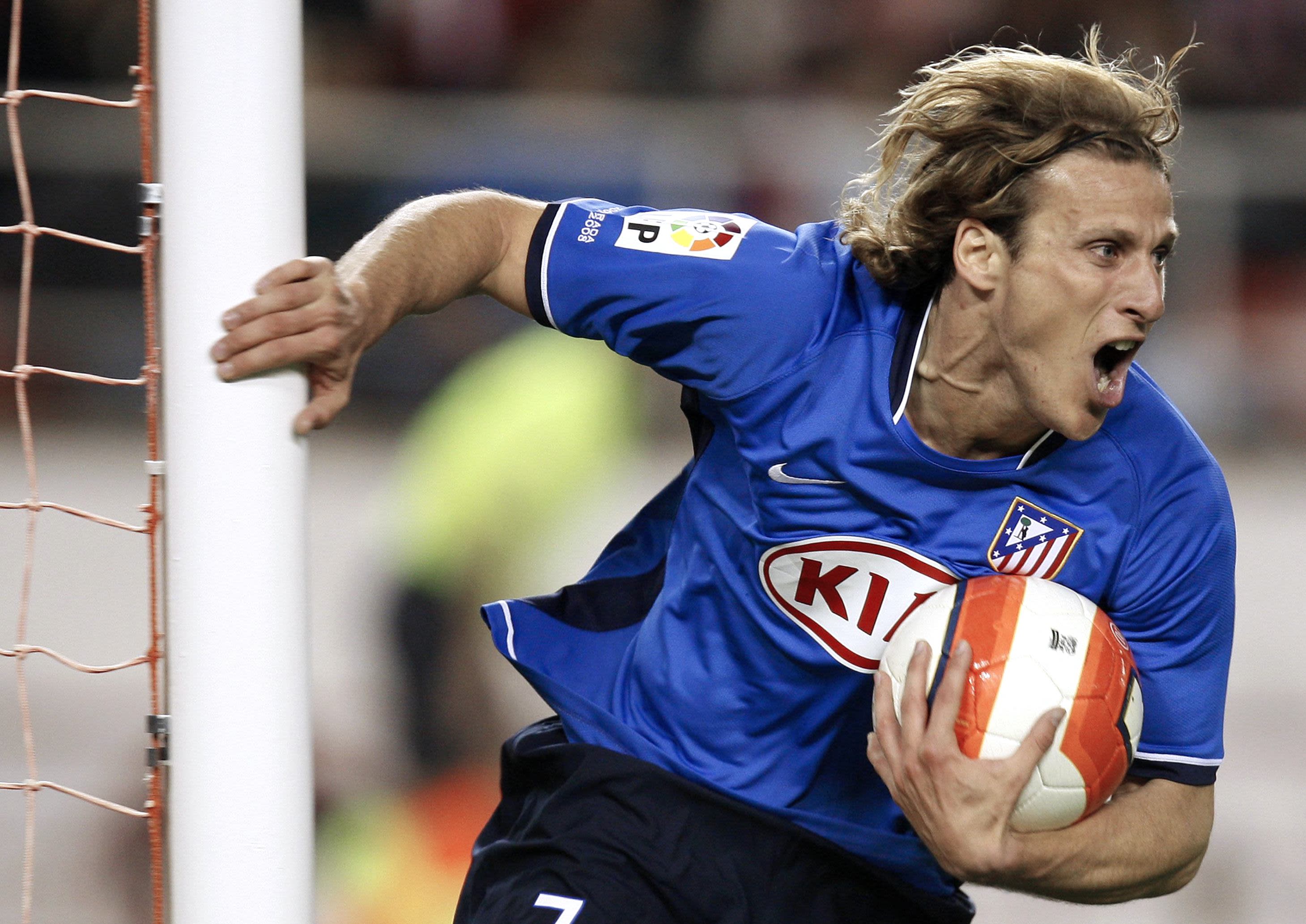 Diez partidos en la carrera de Diego Forlán, un jugador que conquistó