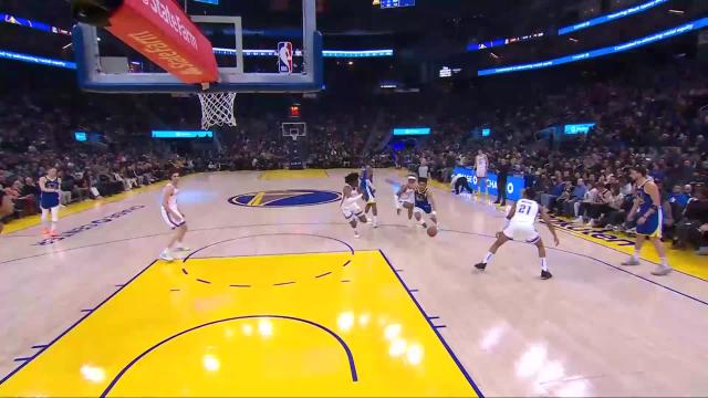 Jalen Williams with a block vs the Golden State Warriors