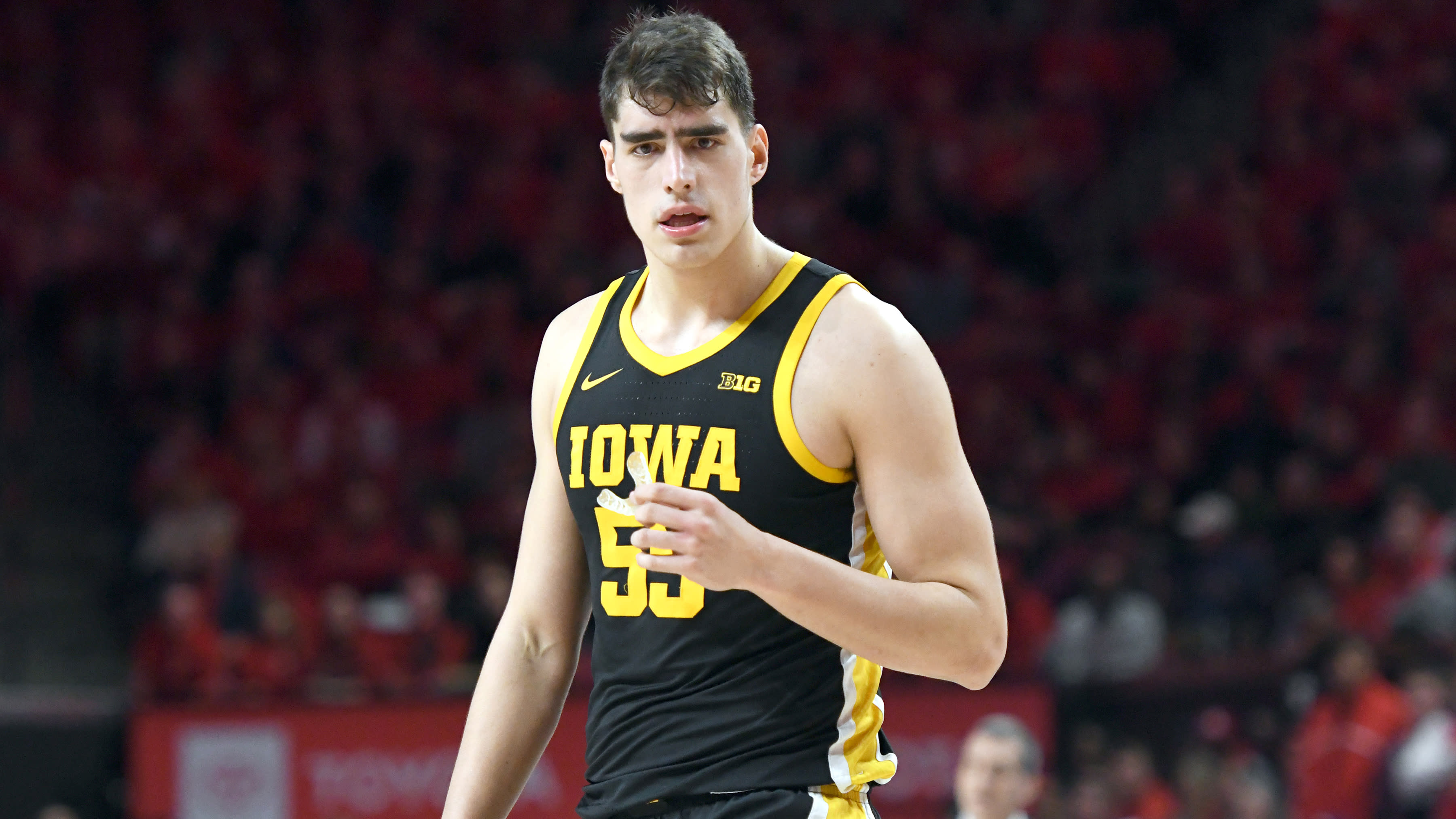 Iowa's Luka Garza withdraws from NBA Draft, will return for senior