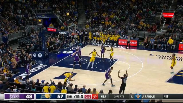 Andrew Nembhard with a last basket of the period vs the Sacramento Kings