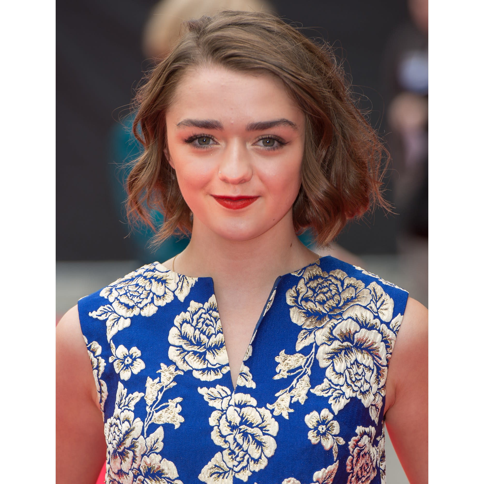 See How Game Of Thrones S Maisie Williams Sophie Turner S Beauty