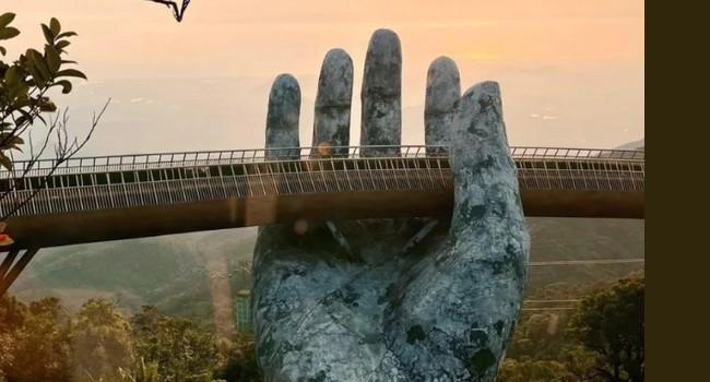 巨手竄出 越南150米黃金橋震撼