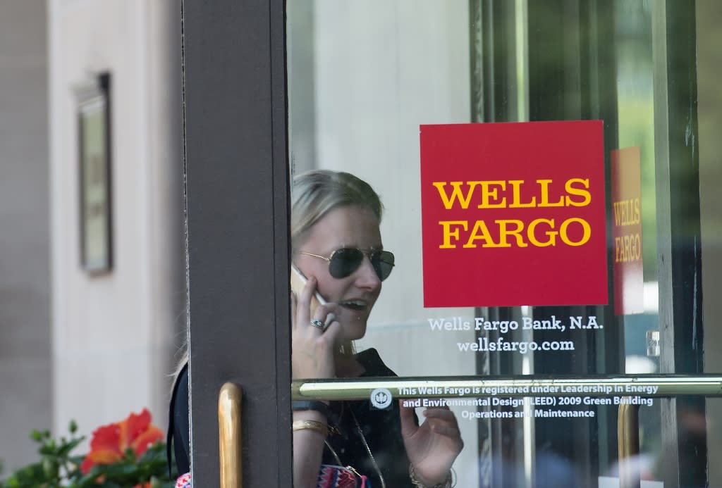 With execs in hot seat, Wells Fargo gets OK for bankruptcy plan