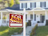 US existing home sales fall 2.5% in August