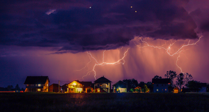 
Severe storm season is here: How to stay safe during heavy rain, lightning and tornadoes
Experts say to stock up, pay close attention to weather warnings and stay off the roads.
What to do »