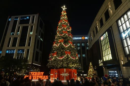 Regali Di Natale 3 Euro.Piu Di 1 Italiano Su 3 Riciclera Regali Natale 3 Mld Di Risparmi