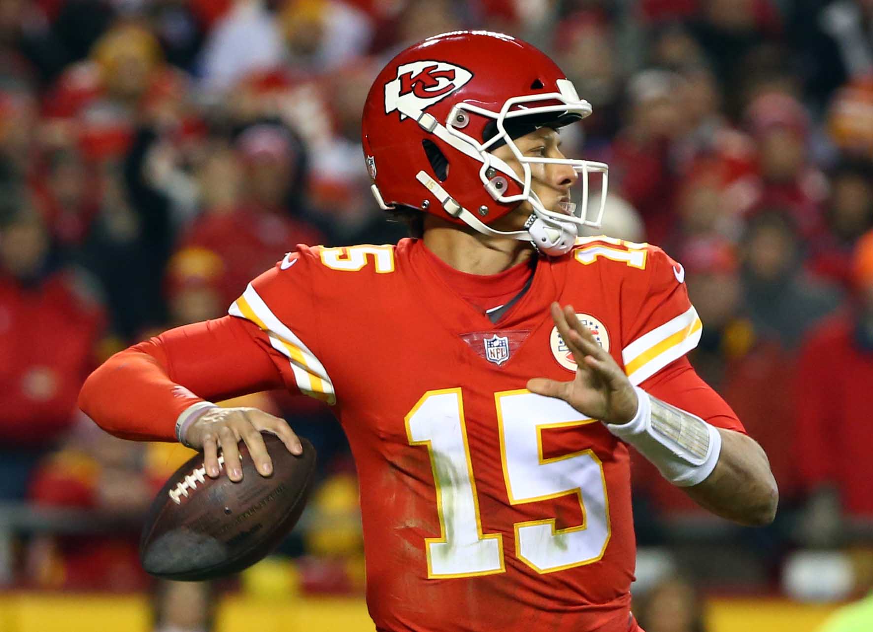 Chiefs vs. Raiders live stream: Watch NFL Week 17 game online