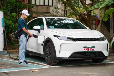 新一代營業神車n⁷助陣 LINE GO多元減碳計程車10月上線整合納智捷、格上租車資源招募司機 營業車年省10萬成本