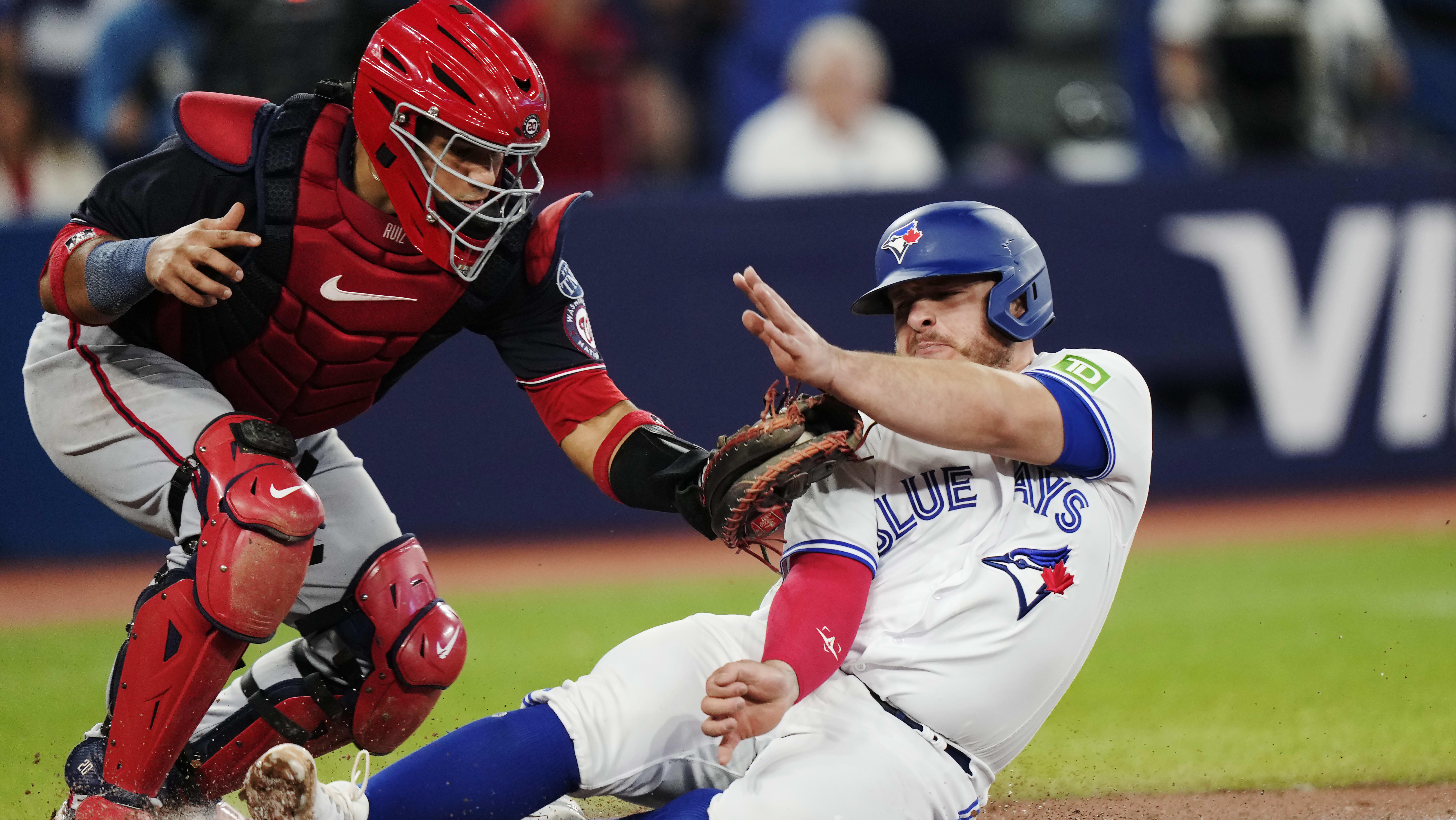 Blue Jays slip past Red Sox 5-4