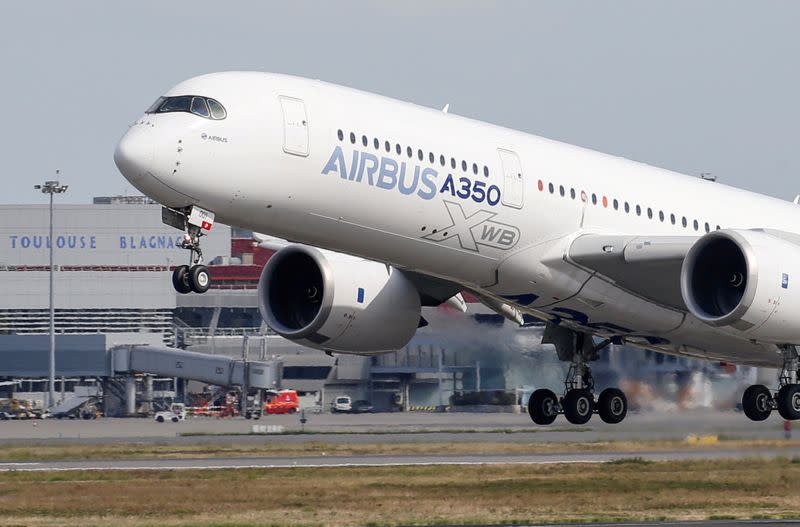 Exclusive Airbus Beats Goal With 863 Jet Deliveries In 2019 Ousts Boeing From Top Spot - roblox how to drive a boeing 737 900er