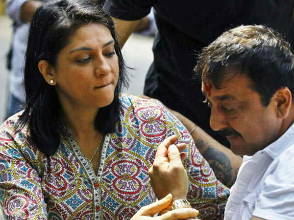 When Sanjay Dutt Shamed His Own Sisters For Insulting Maanayata Dutt Warned Them Not To Interfere