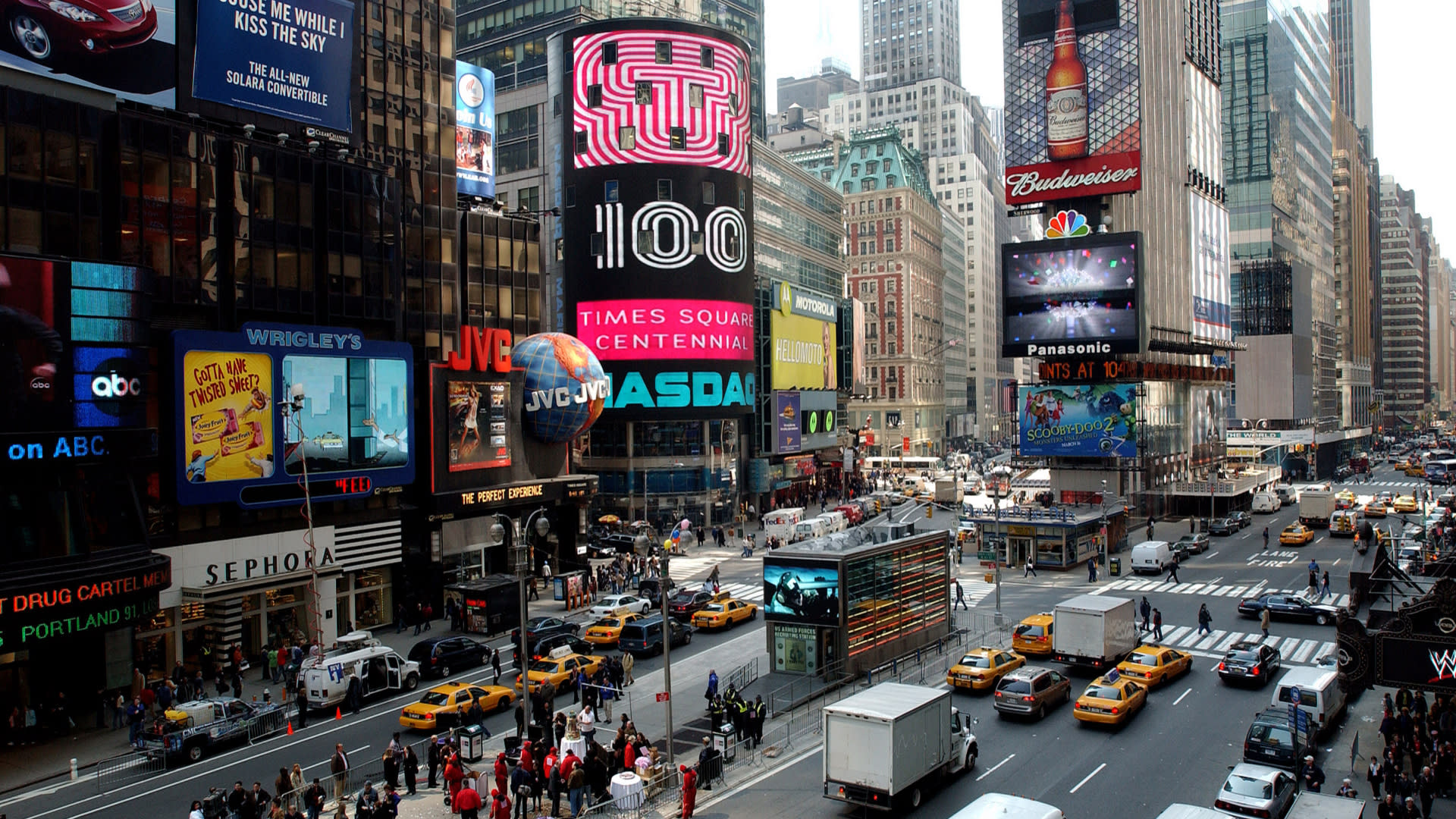 2 Women and a Four-Year-Old Shot in Times Square