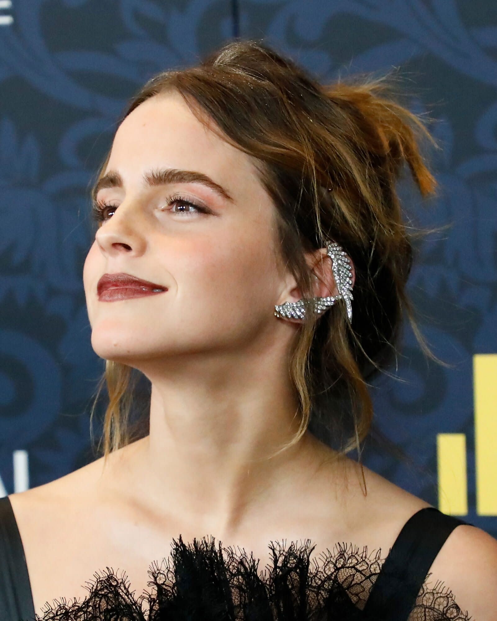 Two Drops of This Emma Watson-Authorised Oil Blurs Out Great Lines