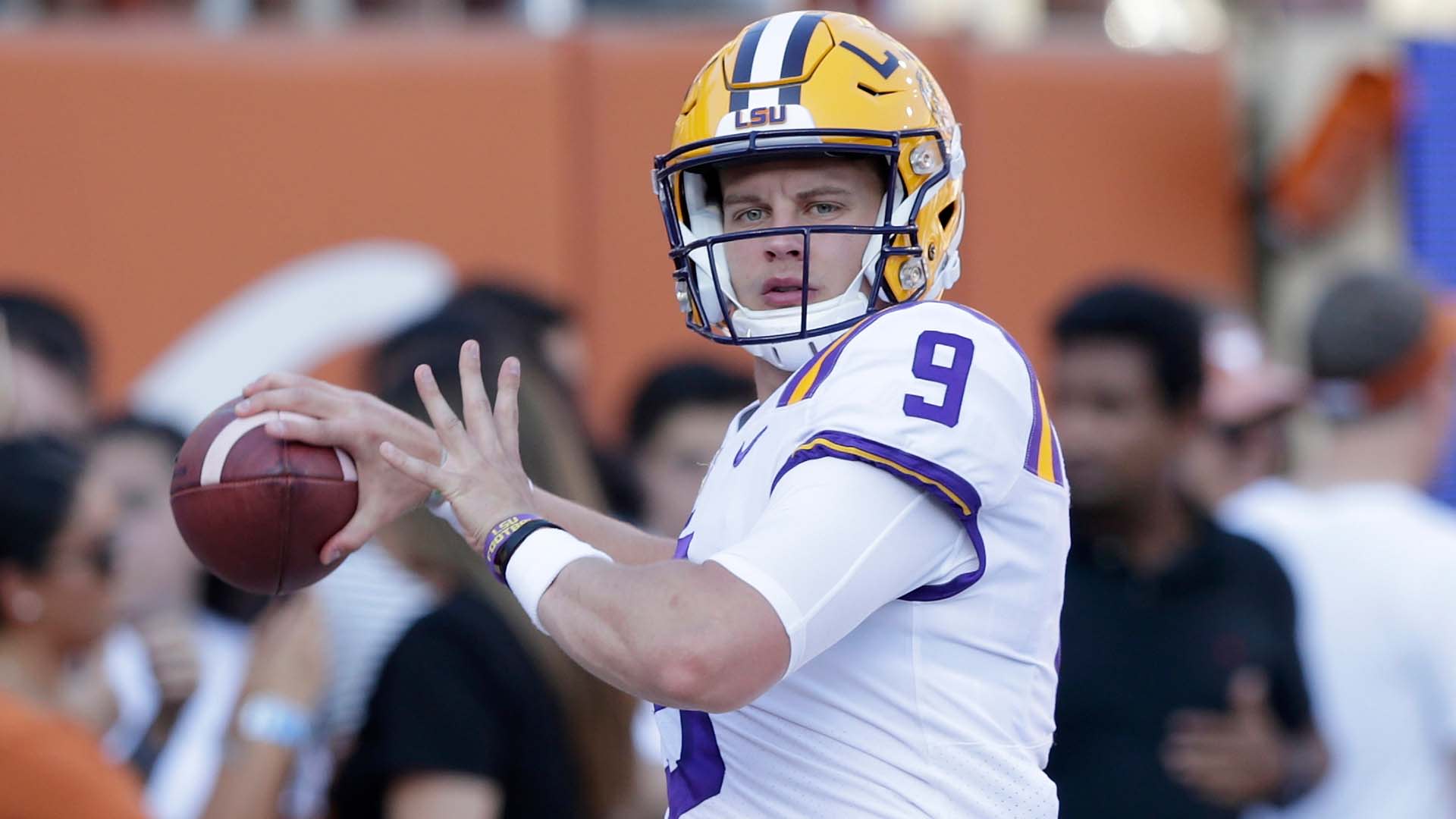 Joe Burrow's Senior Night Moment Was Nothing Short Of Incredible, Joe  Burrow's senior night was one year ago today. What an incredible moment. 