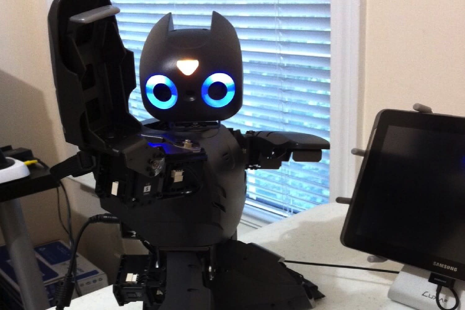 Darwin, a mini robot, helps kids with cerebral palsy perform physical therapy