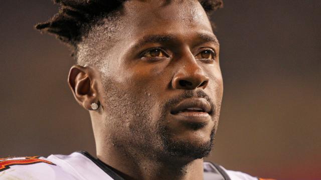 Antonio Brown's former chef claims Brown got fake vaccination card from  another player - NBC Sports