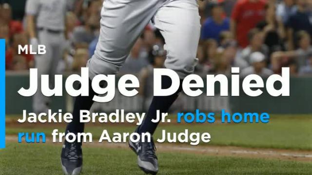 Jackie Bradley Jr. robs home run from Aaron Judge with great grab
