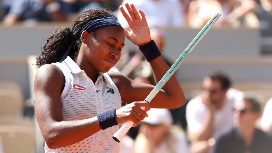 Getty Images - PARIS, FRANCE - JUNE 06: Coco Gauff of United States looks dejected against Iga Swiatek of Poland during the Women's Singles Semi-Final match on Day 12 at Roland Garros on June 06, 2024 in Paris, France. (Photo by Dan Istitene/Getty Images)