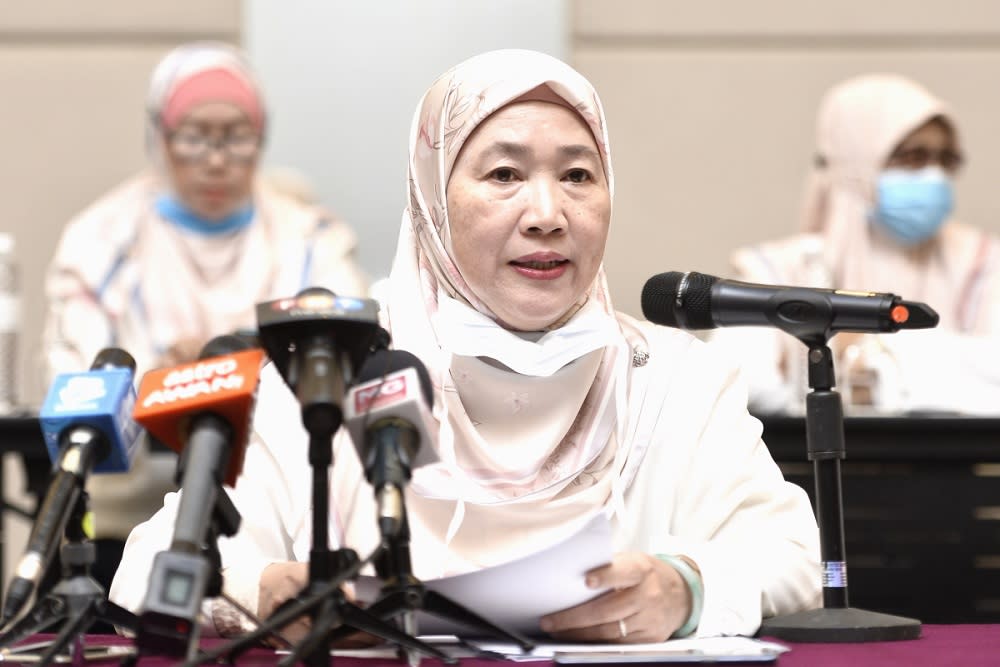 Deputy Women Chief Dr Daroyah 48 Others Quit Pkr