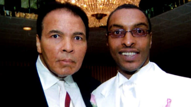 Muhammad Ali&#39;s Son Claims Security Asked If He Was Muslim as He Was Detained at Airport