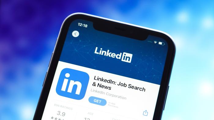 CHINA - 2023/08/09: In this photo illustration, the LinkedIn logo is displayed in the Apple App Store. (Photo Illustration by Sheldon Cooper/SOPA Images/LightRocket via Getty Images)
