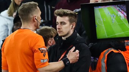 
Football to copy tennis and allow managers VAR challenges