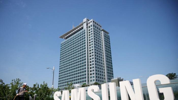 Samsung profit likely biggest in six quarters on higher chip prices