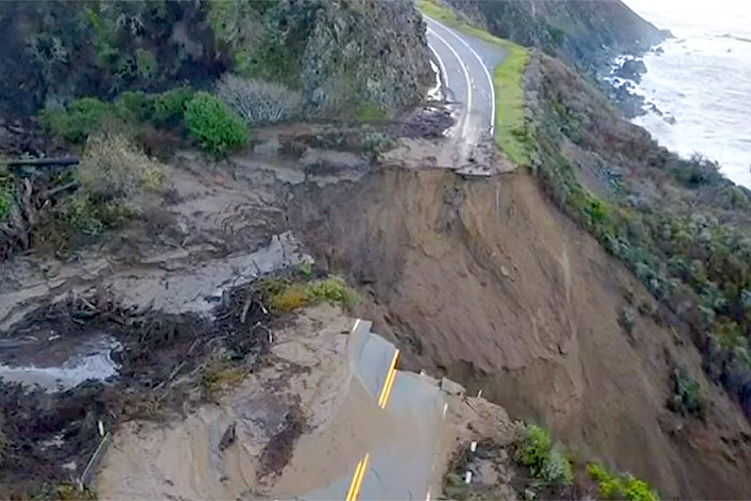 Massive Chunk of California's Highway 1 Near Big Sur Destroyed After Heavy  Rainfall