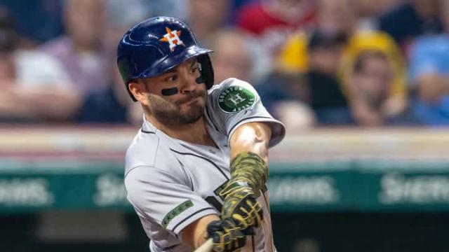 2B Jose Altuve sets Astors' record with 10 consecutive hits