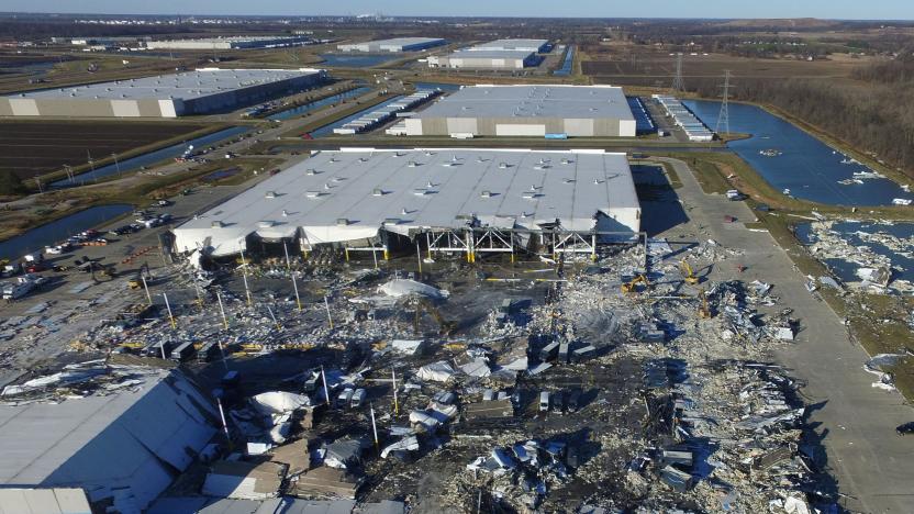 The site of a roof collapse at an Amazon.com distribution centre a day after a series of tornadoes dealt a blow to several U.S. states, in Edwardsville, Illinois, U.S. December 11, 2021.  REUTERS/Drone Base     TPX IMAGES OF THE DAY