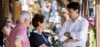 Terremoto, Conte visita il cratere: "No promesse, ricostruire non sarà facile"