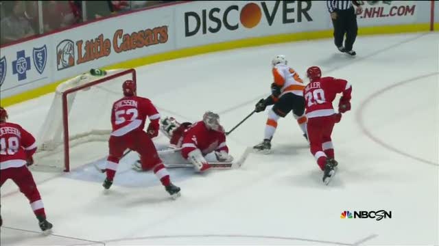 Sean Couturier sets up Matt Read for a goal