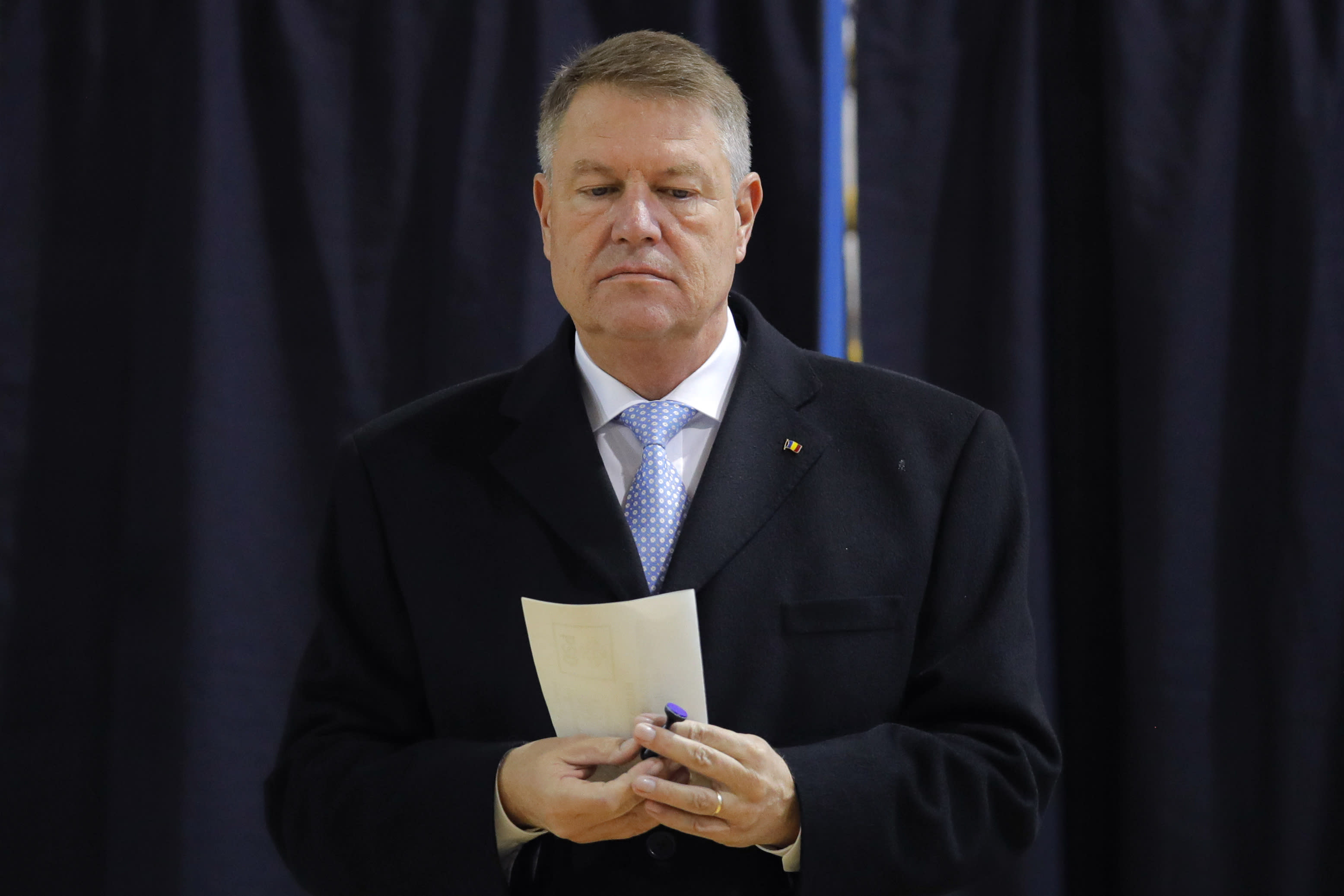 Romania's President Klaus Iohannis wins 2nd term in runoff