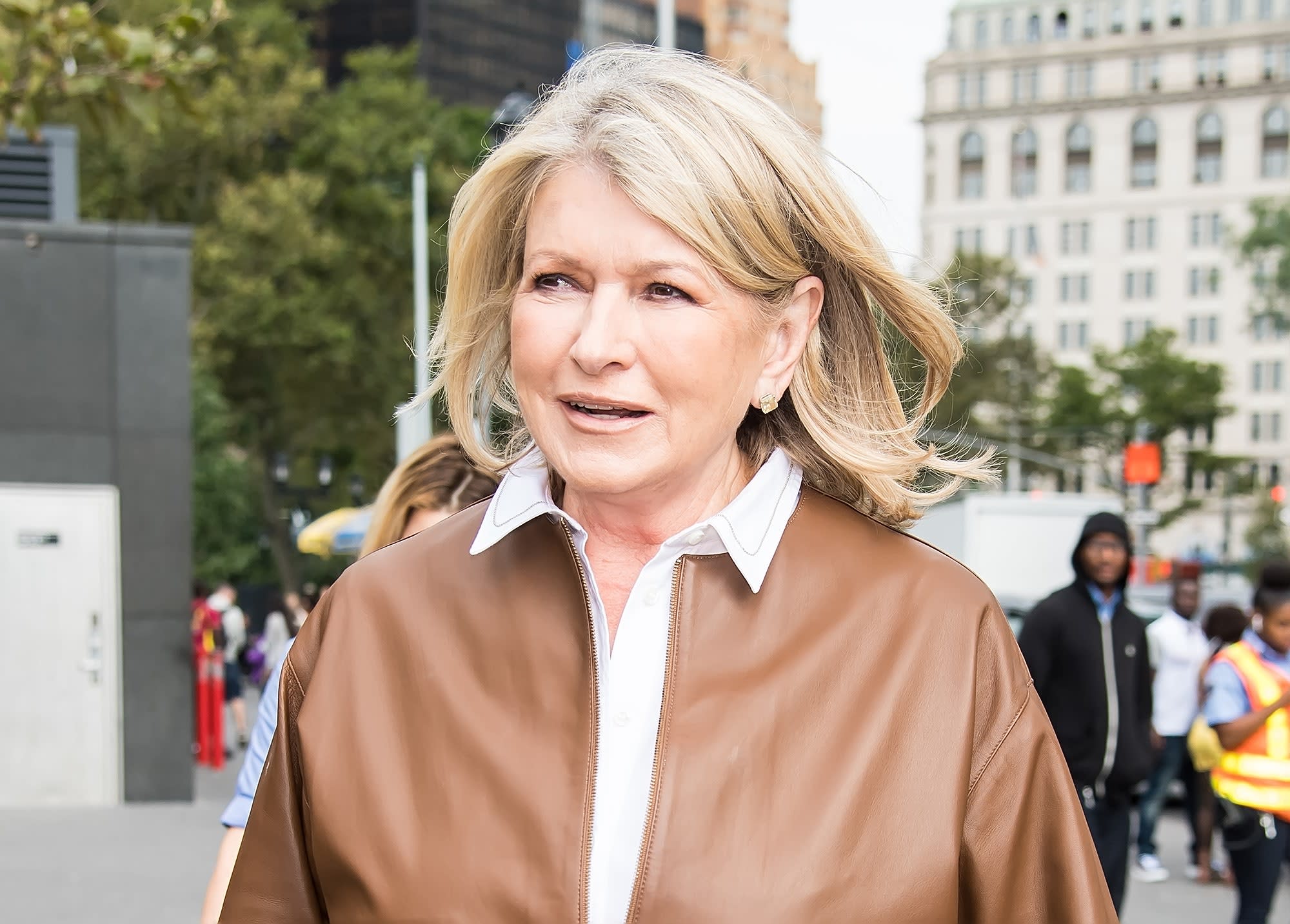 Martha Stewart 78 Shows Us How A Swimsuit Thirst Trap Is Done