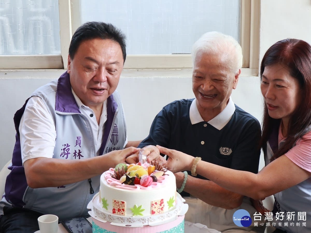 員林百歲人瑞分秒不空過、步步踏實做 就是養生不二法門 - Yahoo奇摩