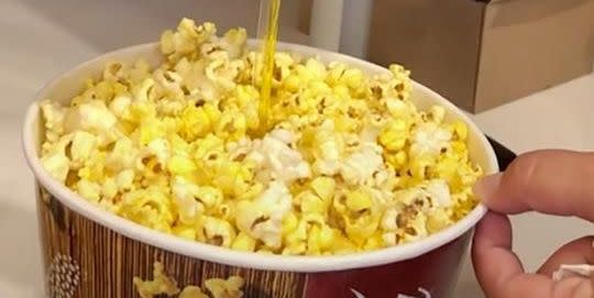 This Viral Tiktok Shows A Genius Hack For Buttering Movie Theater Popcorn - roblox popcorn gear