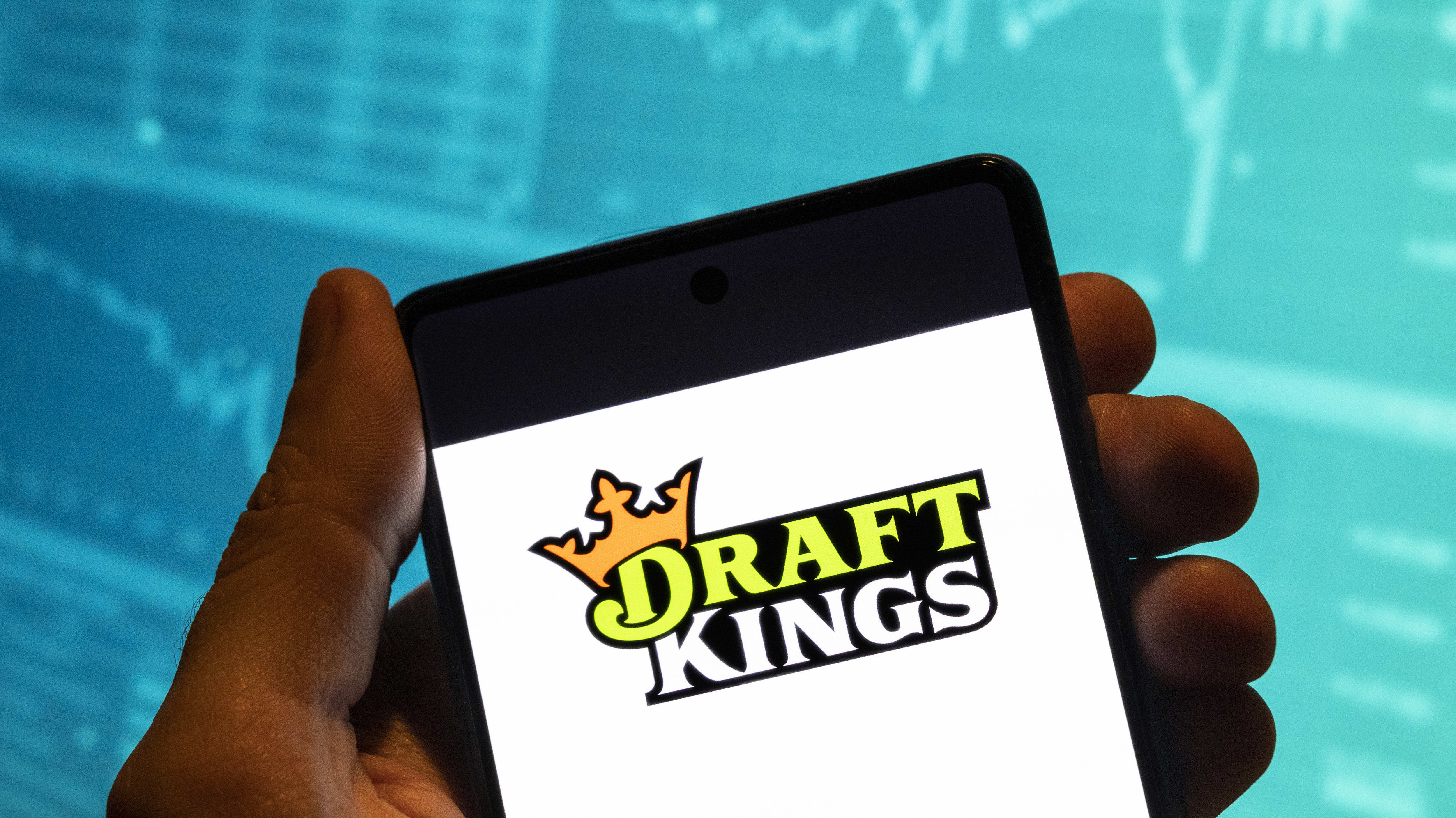 DraftKings, FanDuel see huge increases in Travis Kelce prop bets  (NASDAQ:DKNG)